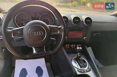 Купе Audi TT 2011 в 