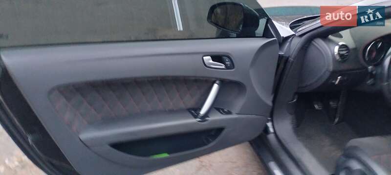 Купе Audi TT 2010 в Песковке