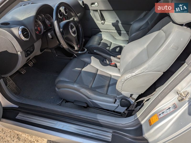 Купе Audi TT 1999 в Южноукраинске