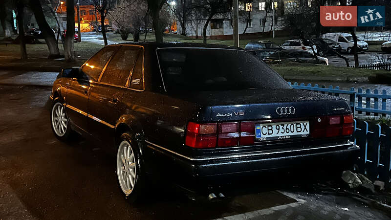 Седан Audi V8 1989 в Чернигове