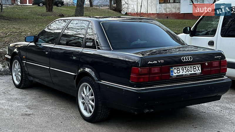 Седан Audi V8 1989 в Чернигове