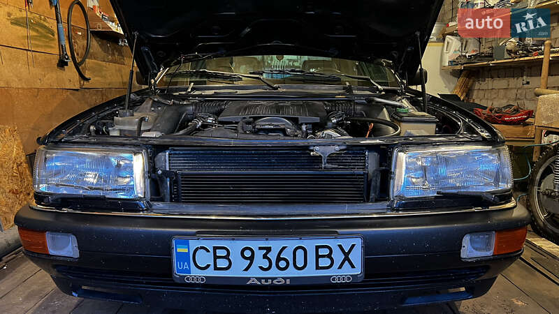 Седан Audi V8 1989 в Чернигове