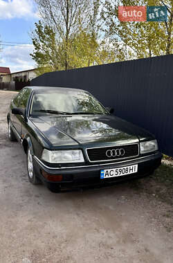 Седан Audi V8 1992 в Нововолинську