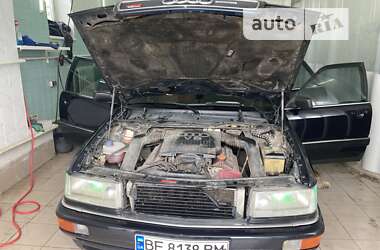 Седан Audi V8 1989 в Первомайске