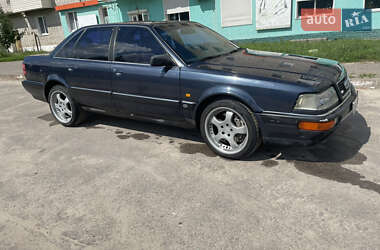 Седан Audi V8 1990 в 