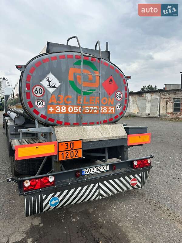 Цистерна Automecanica SLP-8B 2001 в Ужгороде