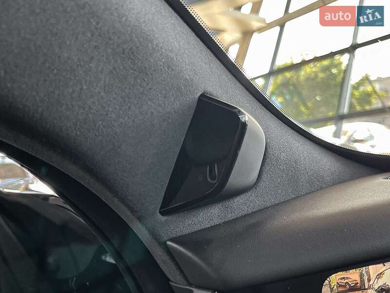 Седан Avatr 12 2024 в Дніпрі