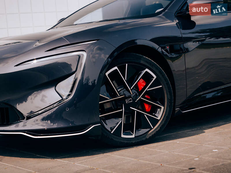Лифтбек Avatr 12 2024 в Киеве