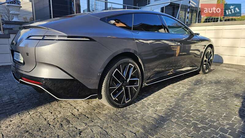 Седан Avatr 12 2024 в Киеве
