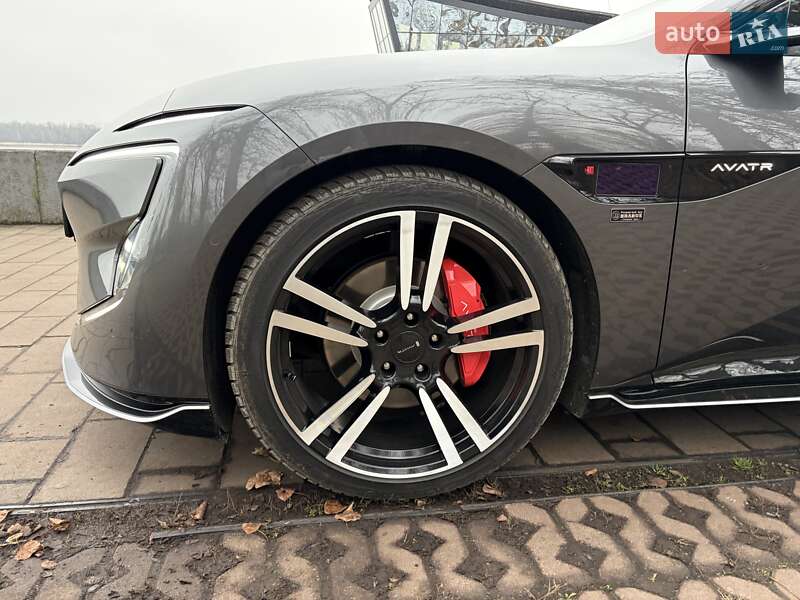 Лифтбек Avatr 12 2024 в Киеве