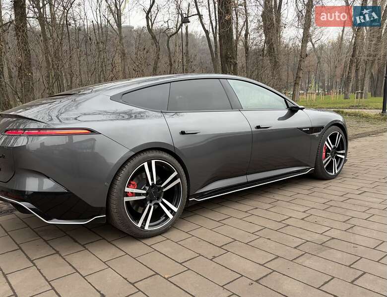 Лифтбек Avatr 12 2024 в Киеве