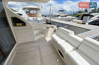 Моторна яхта Azimut Benetti 2002 в Києві