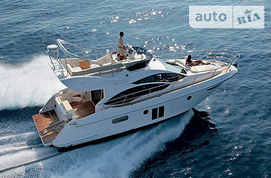Моторная яхта Azimut Bennetti 2013 в Киеве