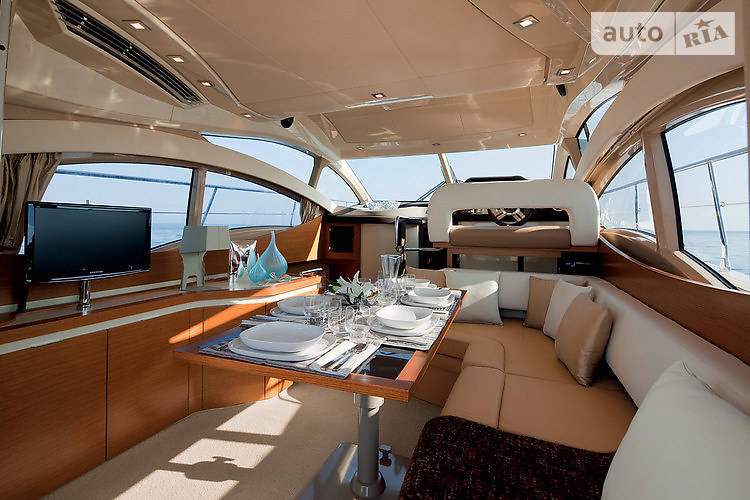 Моторна яхта Azimut Bennetti 2013 в Києві