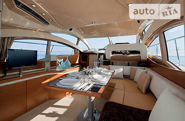 Моторна яхта Azimut Bennetti 2013 в 