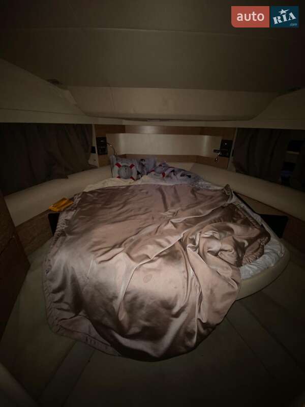 Моторная яхта Azimut Flybridge-Range 2011 в Киеве