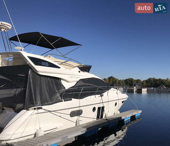 Моторна яхта Azimut Flybridge-Range 2011 в Києві фото 10 Моторна яхта Azimut Flybridge-Range 2011 в Києві