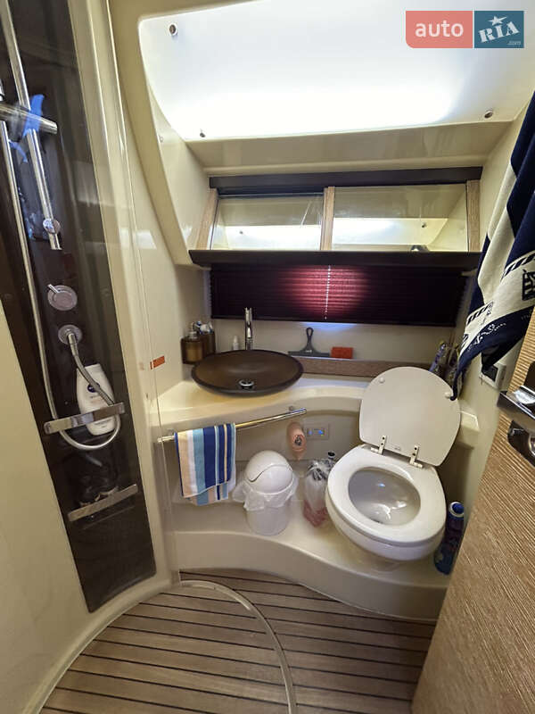 Моторна яхта Azimut Flybridge-Range 2011 в Києві фото 64 Моторна яхта Azimut Flybridge-Range 2011 в Києві