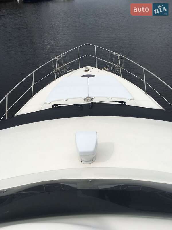 Моторна яхта Azimut Flybridge-Range 2007 в Києві