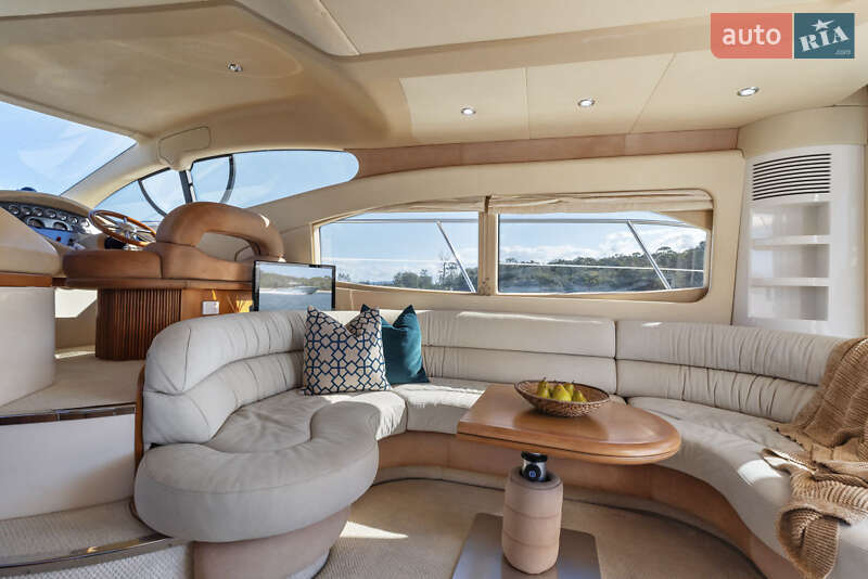 Моторная яхта Azimut Flybridge-Range 2004 в Киеве