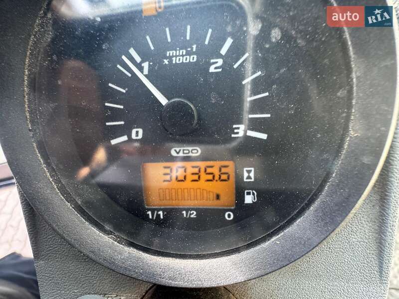 Прибиральна машина Azura MC 200 2014 в Львові