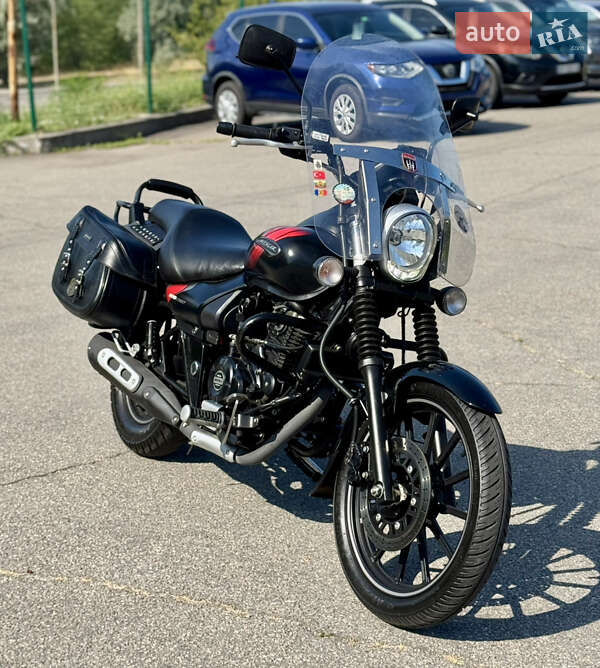 Bajaj Avenger 2018