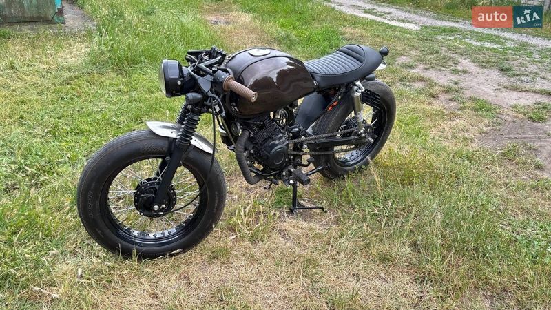 Кафе рейсер Bajaj Boxer 150 2020 в Калиновке