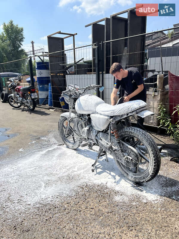 Кафе рейсер Bajaj Boxer X150 2020 в Києві