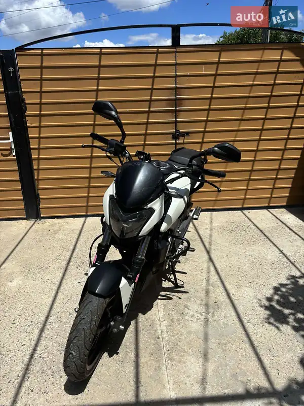 Мотоцикл Без обтікачів (Naked bike) Bajaj Dominar 400 2017 в 