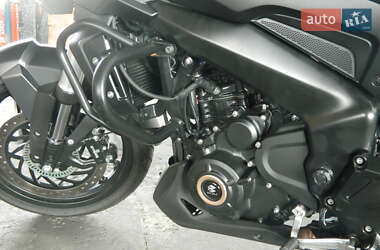 Мотоцикл Без обтекателей (Naked bike) Bajaj Dominar D400 2024 в Киеве