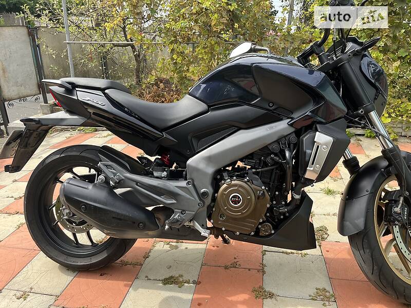 Bajaj Dominar