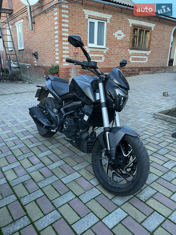 Bajaj Dominar