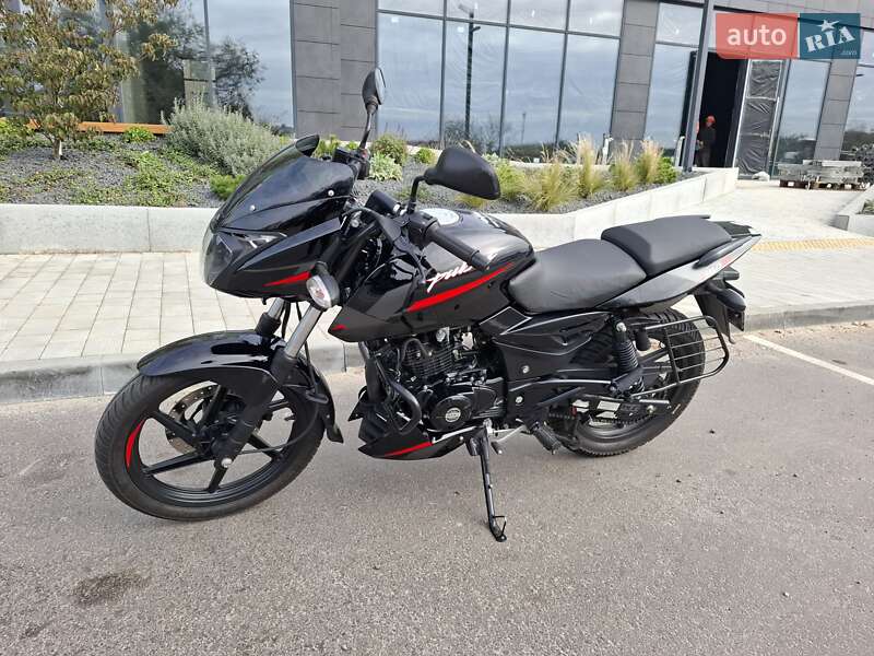 Мотоцикл Без обтекателей (Naked bike) Bajaj Pulsar 180 2021 в  фото Мотоцикл Без обтекателей (Naked bike) Bajaj Pulsar 180 2021 в