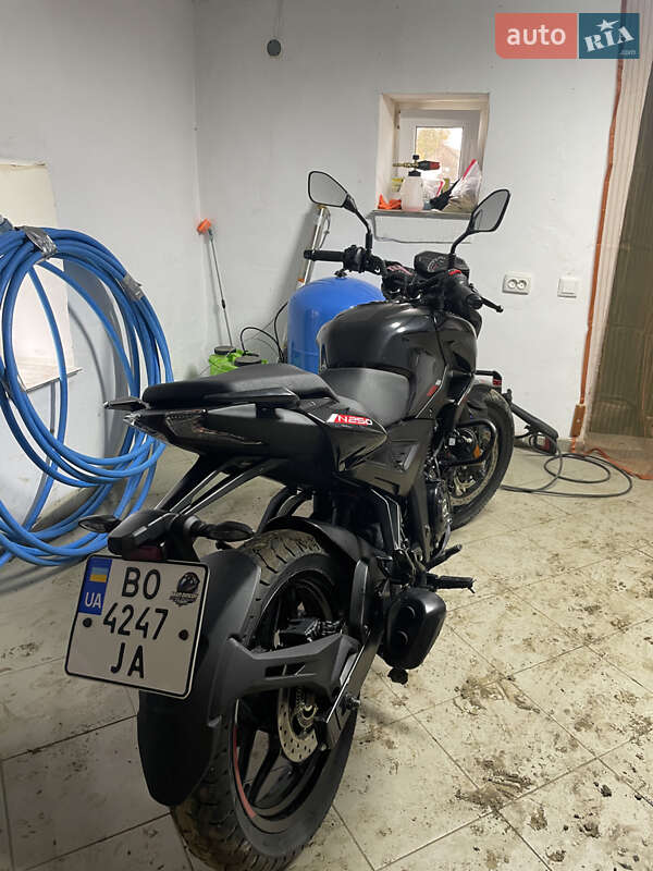 Мотоцикл Классик Bajaj Pulsar N250 2024 в Тернополе