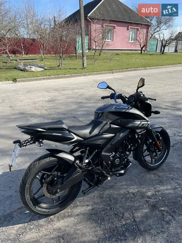 Мотоцикл Без обтекателей (Naked bike) Bajaj Pulsar NS200 2023 в 