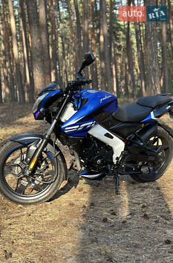Скремблер Bajaj Pulsar NS200 2023 в 