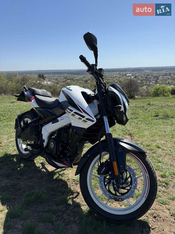 Мотоцикл Без обтекателей (Naked bike) Bajaj Pulsar NS200 2021 в 