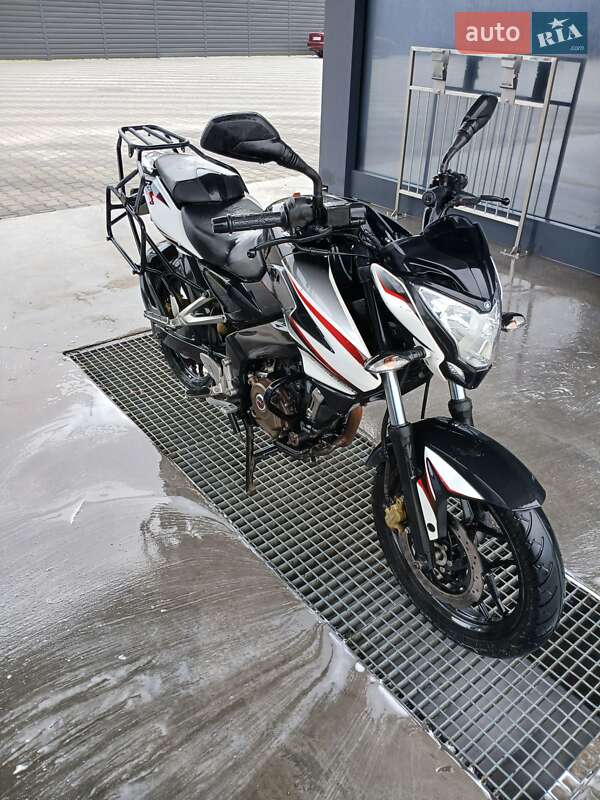 Мотоцикл Многоцелевой (All-round) Bajaj Pulsar NS200 2017 в Синяве фото Мотоцикл Многоцелевой (All-round) Bajaj Pulsar NS200 2017 в Синяве