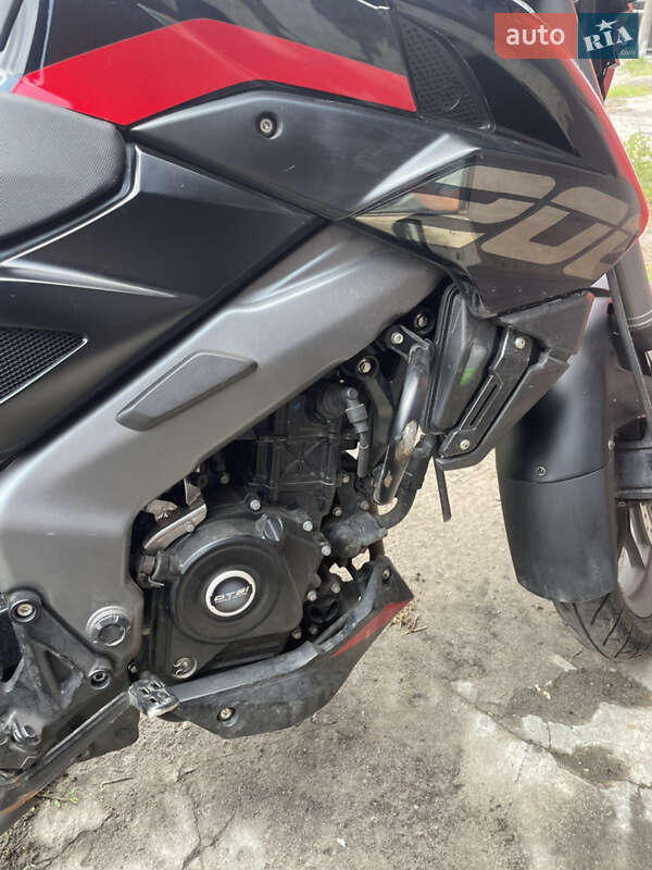 Мотоцикл Без обтікачів (Naked bike) Bajaj Pulsar NS200 2024 в Києві фото 7 Мотоцикл Без обтікачів (Naked bike) Bajaj Pulsar NS200 2024 в Києві