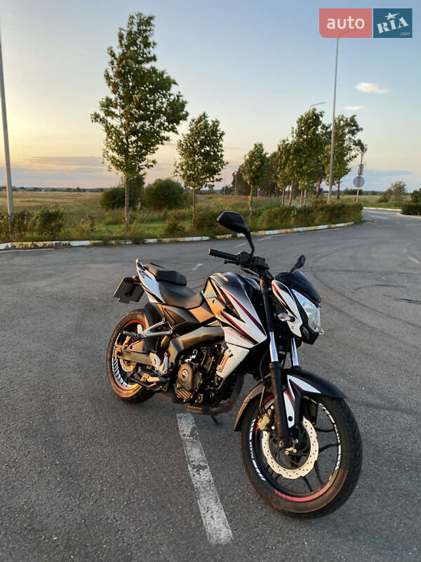 Мотоцикл Без обтекателей (Naked bike) Bajaj Pulsar NS200 2016 в 