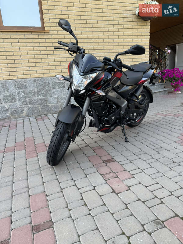 Мотоцикл Багатоцільовий (All-round) Bajaj Pulsar NS200 2024 в Христинівці