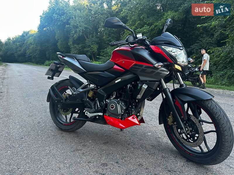 Мотоцикл Спорт-туризм Bajaj Pulsar NS200 2021 в Ружині