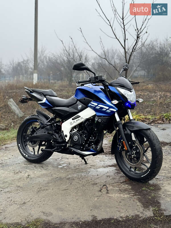 Bajaj Pulsar NS200
