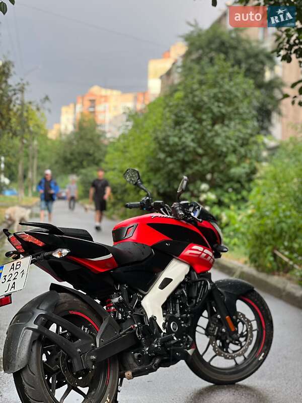 Мотоцикл Без обтекателей (Naked bike) Bajaj Pulsar NS200 2023 в Виннице фото 5 Мотоцикл Без обтекателей (Naked bike) Bajaj Pulsar NS200 2023 в Виннице