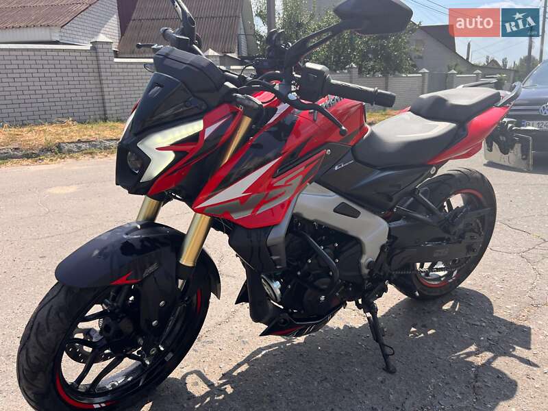 Мотоцикл Багатоцільовий (All-round) Bajaj Pulsar 2024 в Ізюмі