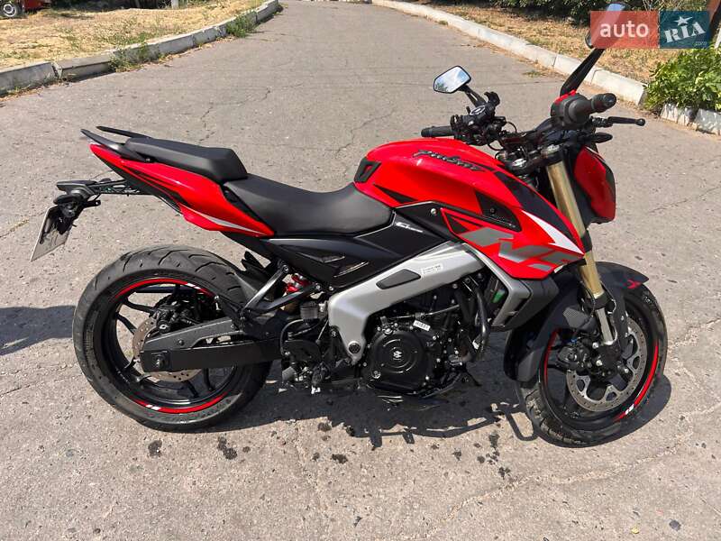 Мотоцикл Багатоцільовий (All-round) Bajaj Pulsar 2024 в Ізюмі