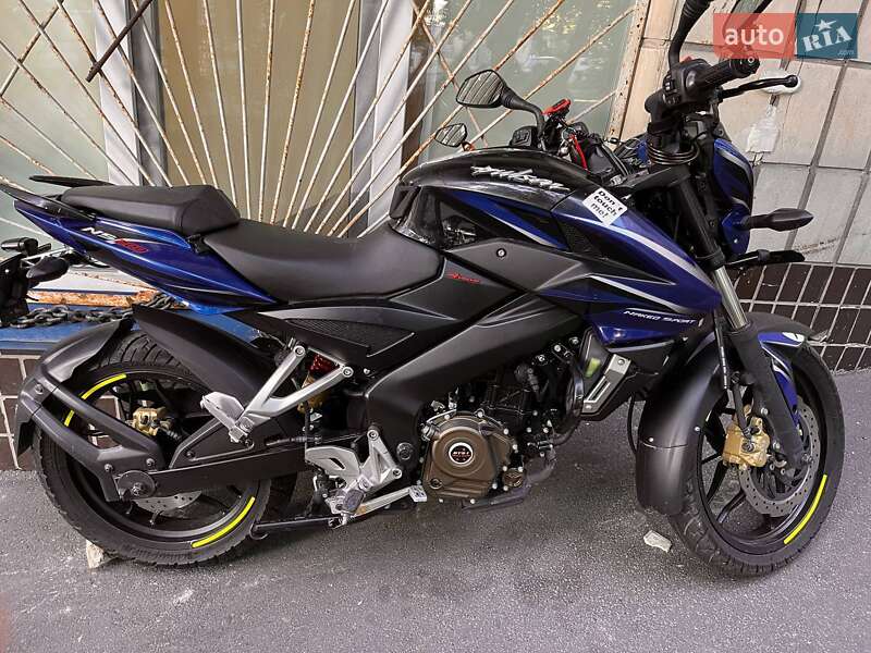 Мотоцикл Багатоцільовий (All-round) Bajaj Pulsar 2016 в 