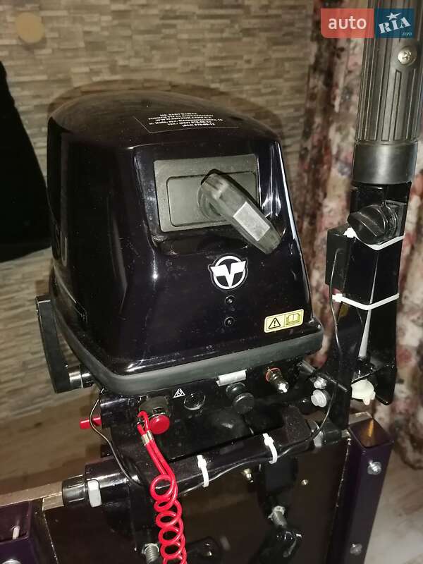 Лодка Bark B 2022 в Чернигове