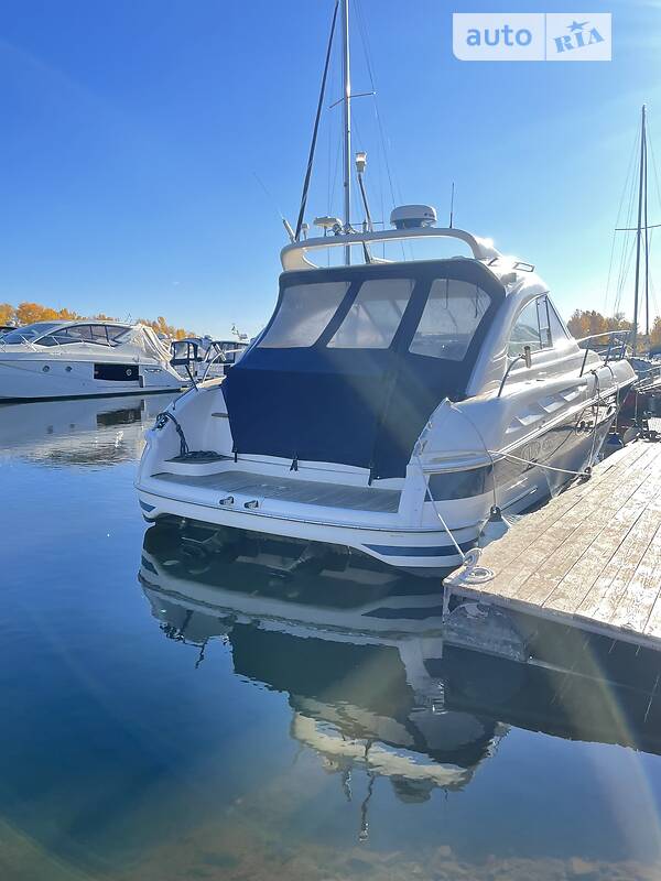 Моторна яхта Bavaria Cruiser 2005 в Києві