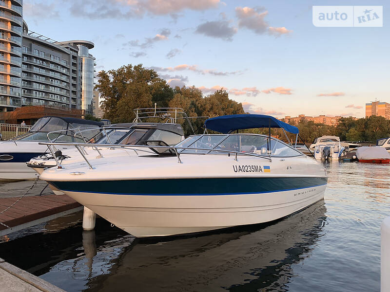 Моторная яхта Bayliner 2352 2001 в Киеве